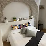 Gulliver's Guest house 3*