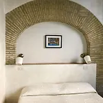 Guest house Gulliver's 3*
