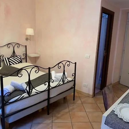 Guest house Gulliver's 2*